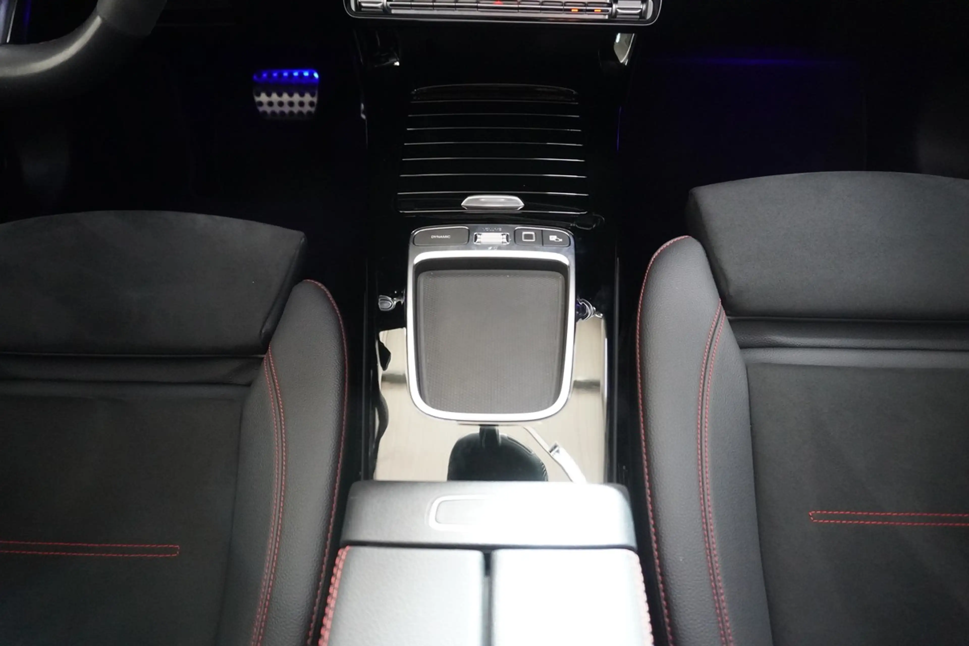 Mercedes-Benz CLA 45 AMG S 4M+ Coupe Multibeam Aero Pano HUD — photo 27