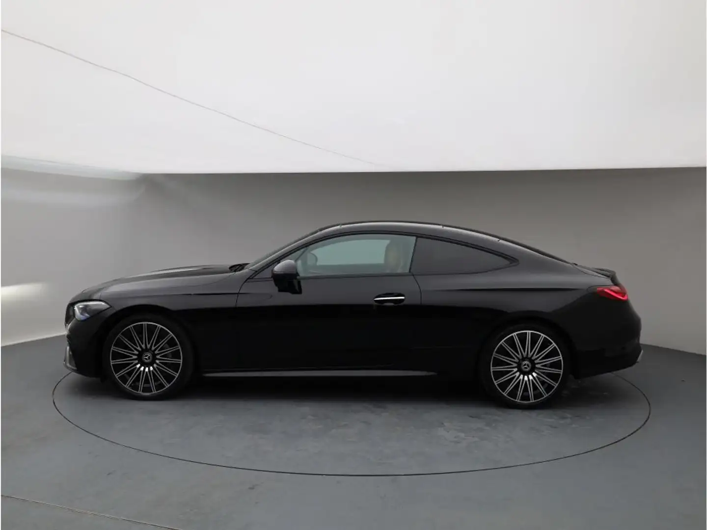 Mercedes-Benz CLE 450 4M Cp AMG Prem Burmes Pano Night 360 20" Schwarz - 2