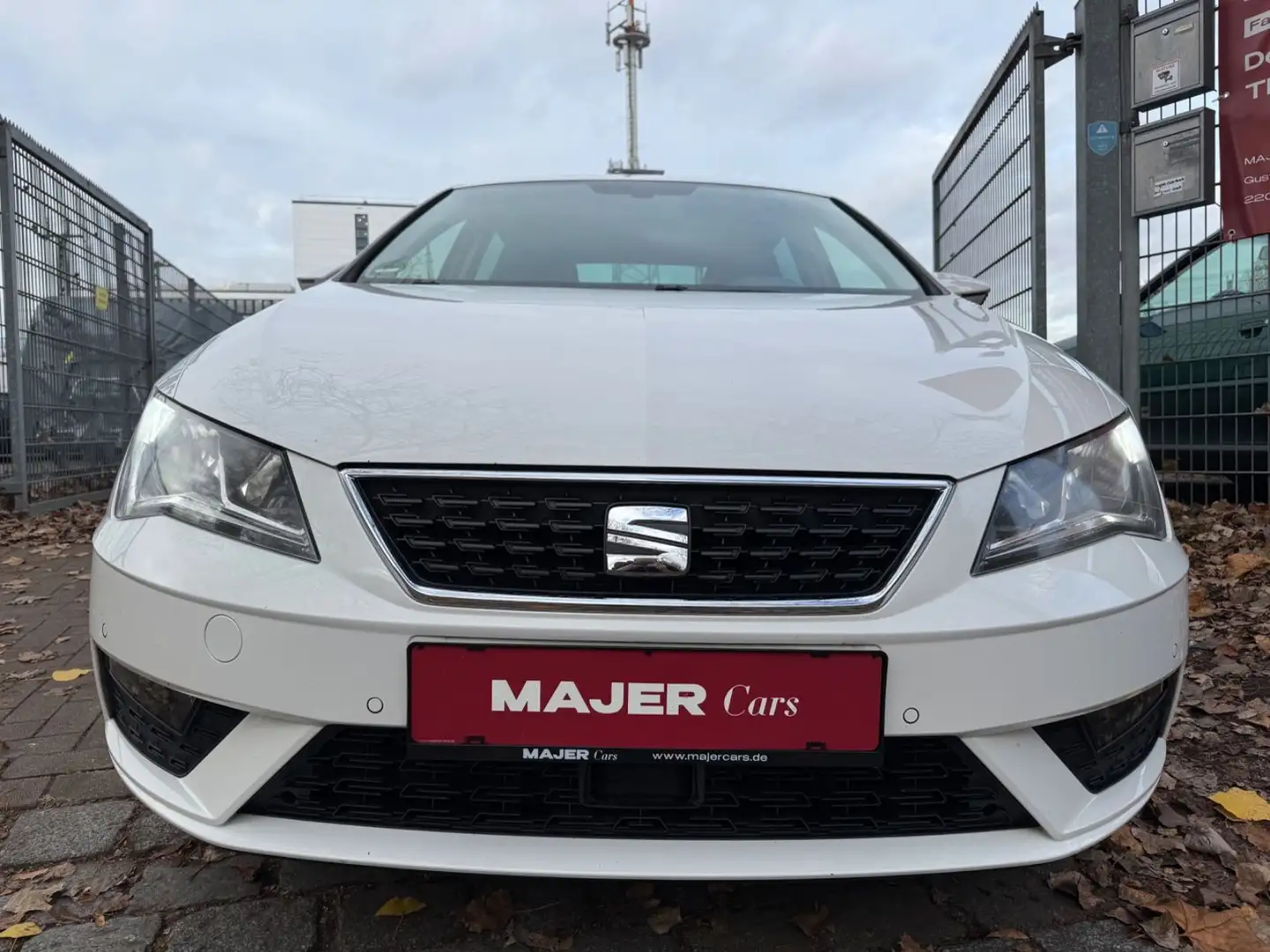 SEAT Leon Style NAVI*KLIMA*PDC*BLUETOOTH Blanc - 2