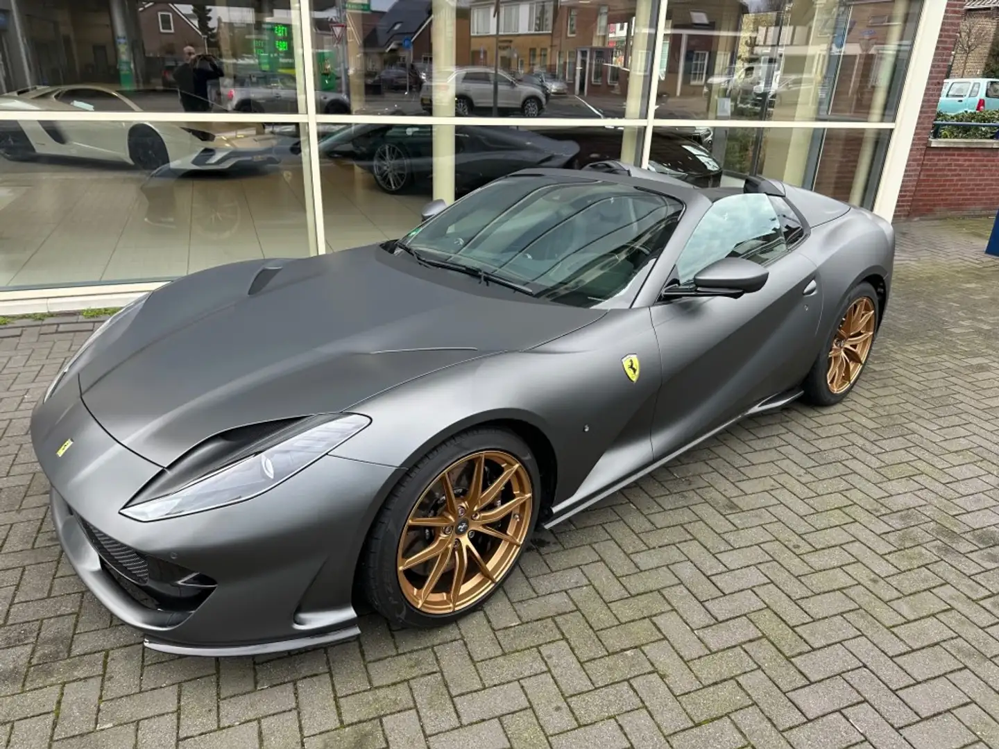 Ferrari 812 6.5 V12 HELE Gri - 2
