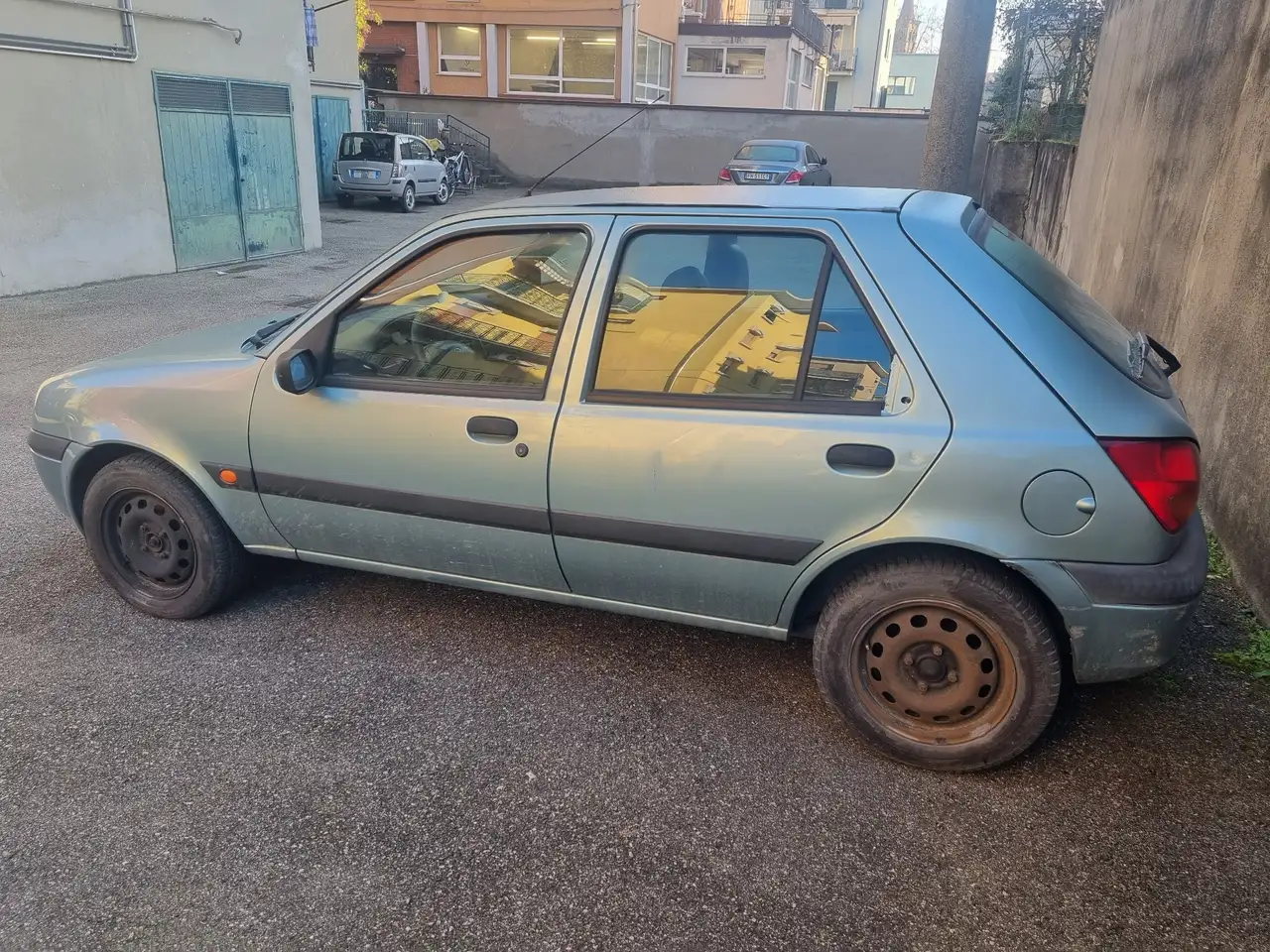 Ford Fiesta 5p 1.8 tddi Ghia, foto 4