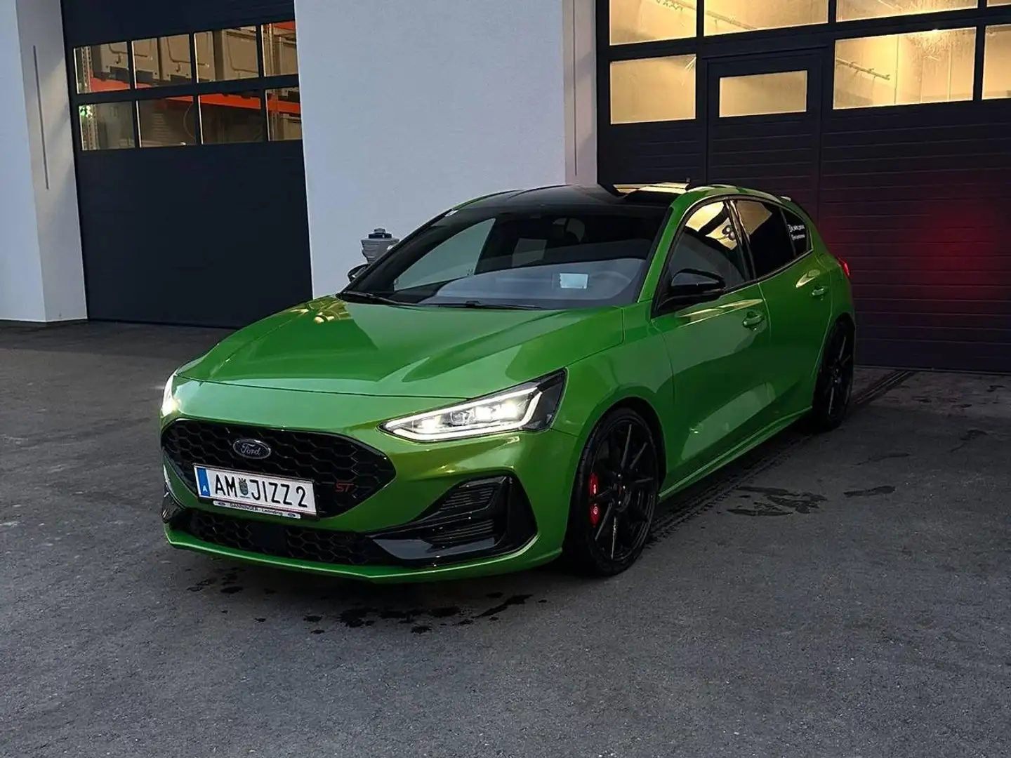 Ford Focus Focus 2,3 EcoBoost ST X Edition ST X Edition Grün - 2