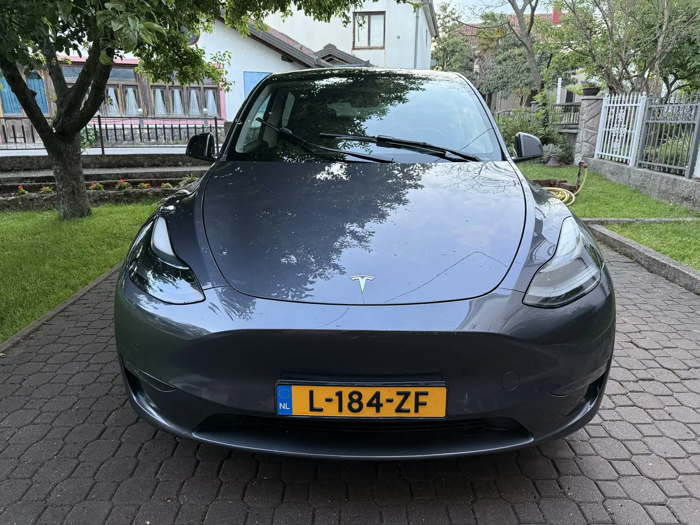Tesla Model Y Long Range Dual Motor AWD - 2