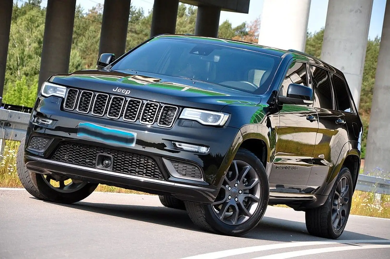 Jeep Grand Cherokee 5.7l V8 HEMI Automatik Schwarz - 1