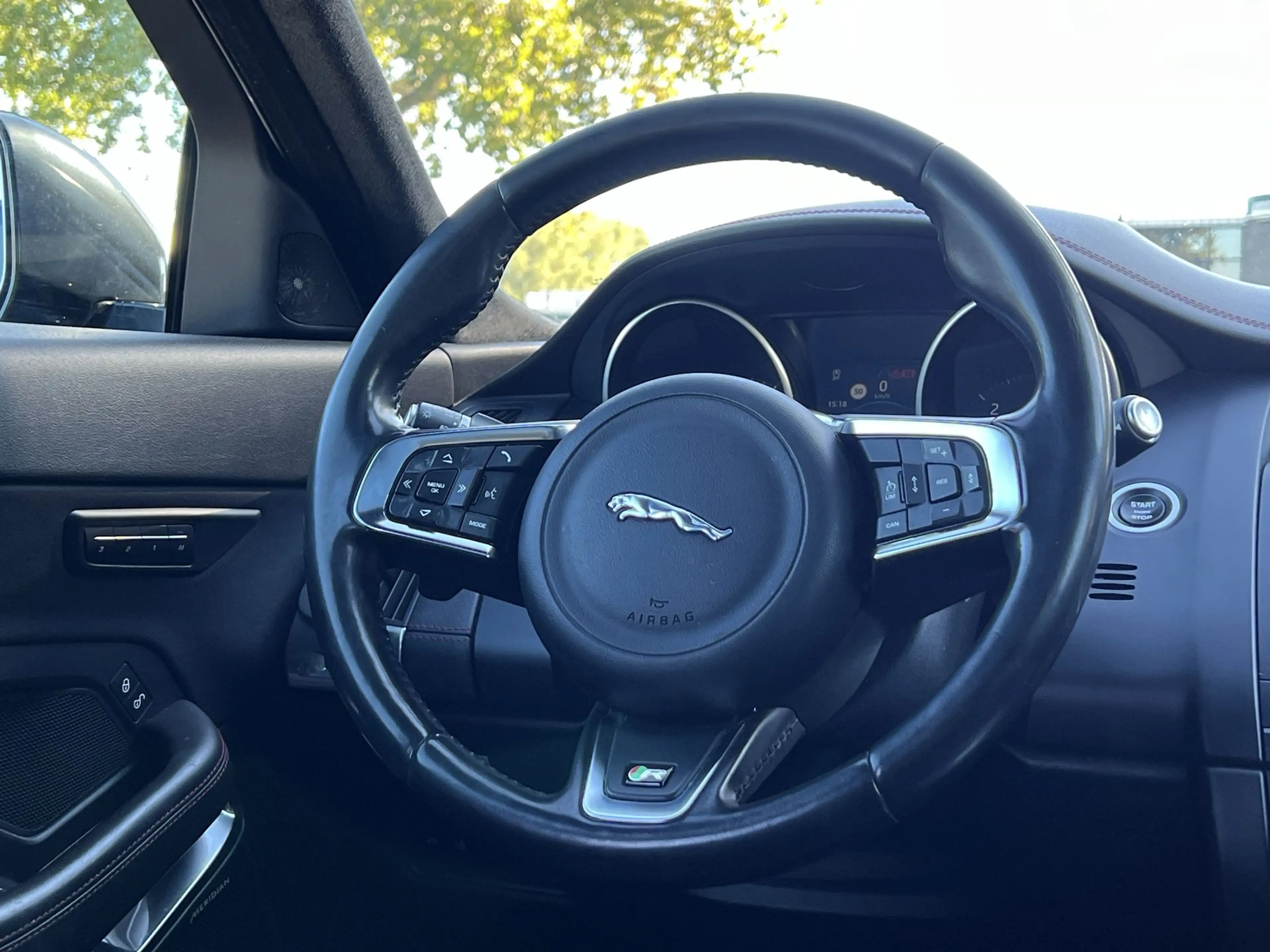 Jaguar E-Pace 2.0 D180 AWD First Edition | Pano | Automaat | Sto — photo 7