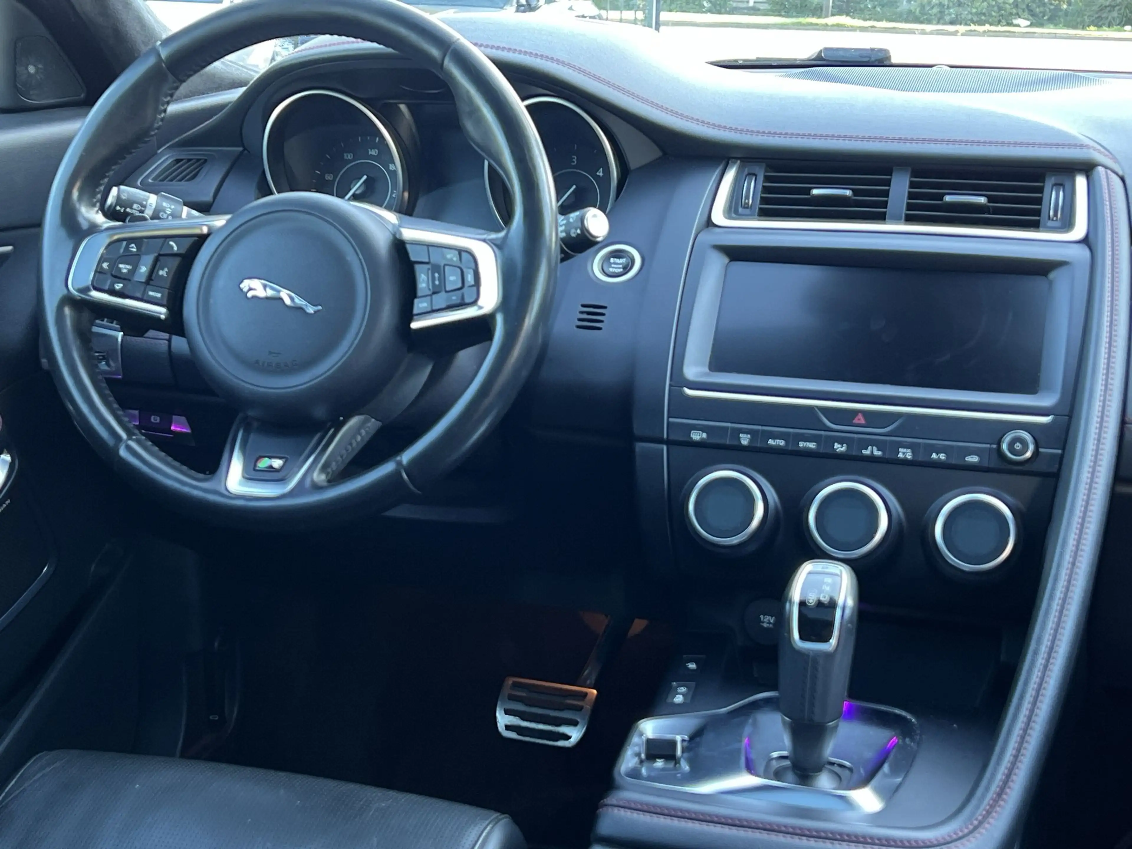 Jaguar E-Pace 2.0 D180 AWD First Edition | Pano | Automaat | Sto — photo 4