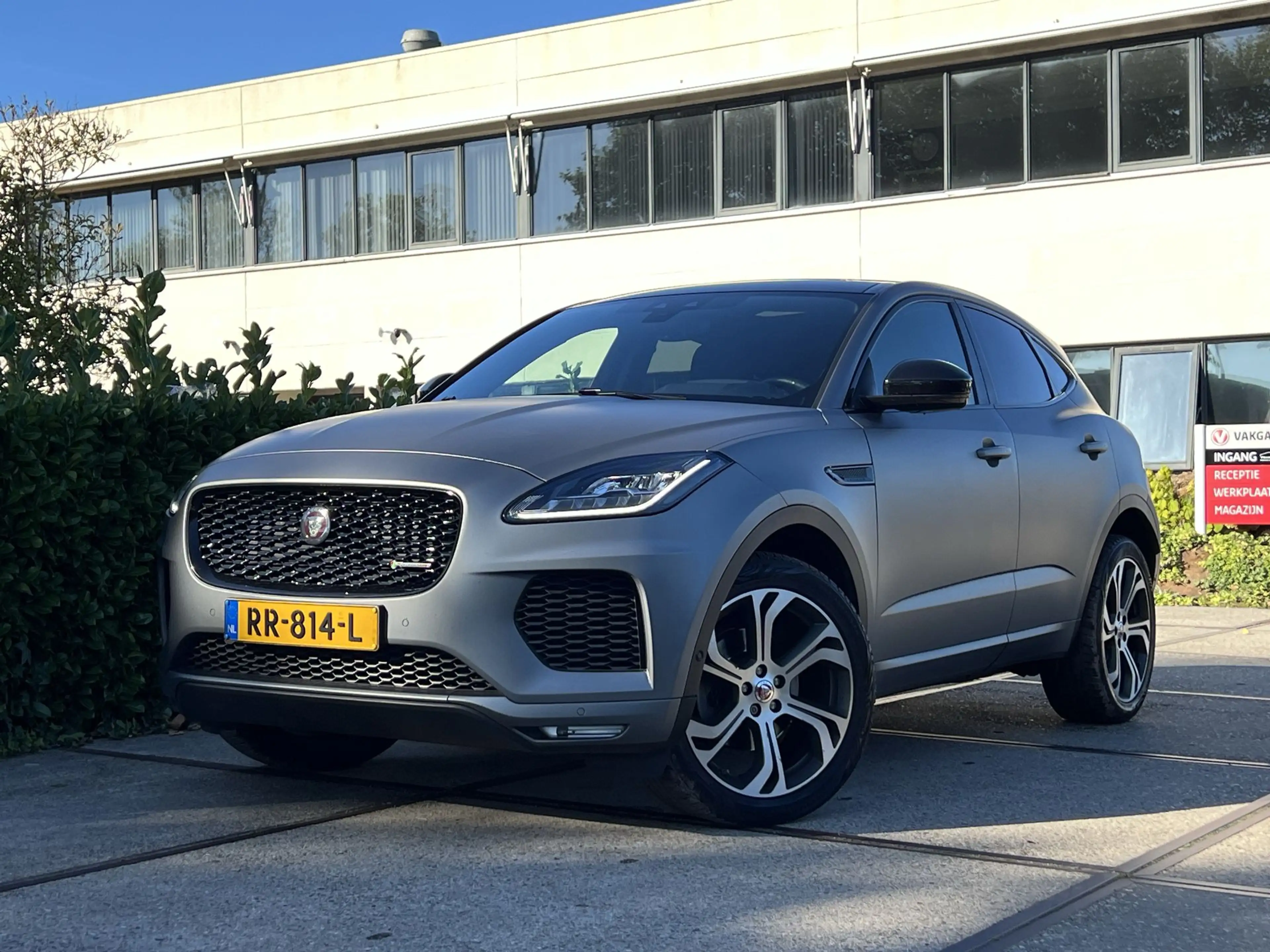 Jaguar E-Pace 2.0 D180 AWD First Edition | Pano | Automaat | Sto