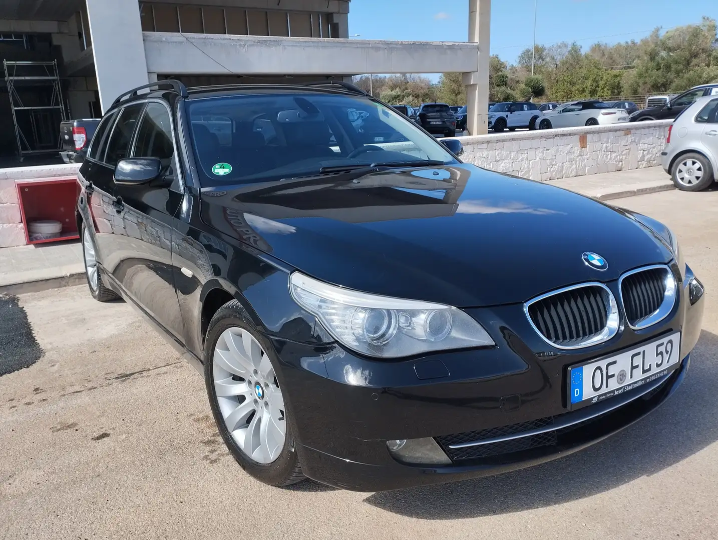 BMW 520 520d Touring Aut. Negru - 1