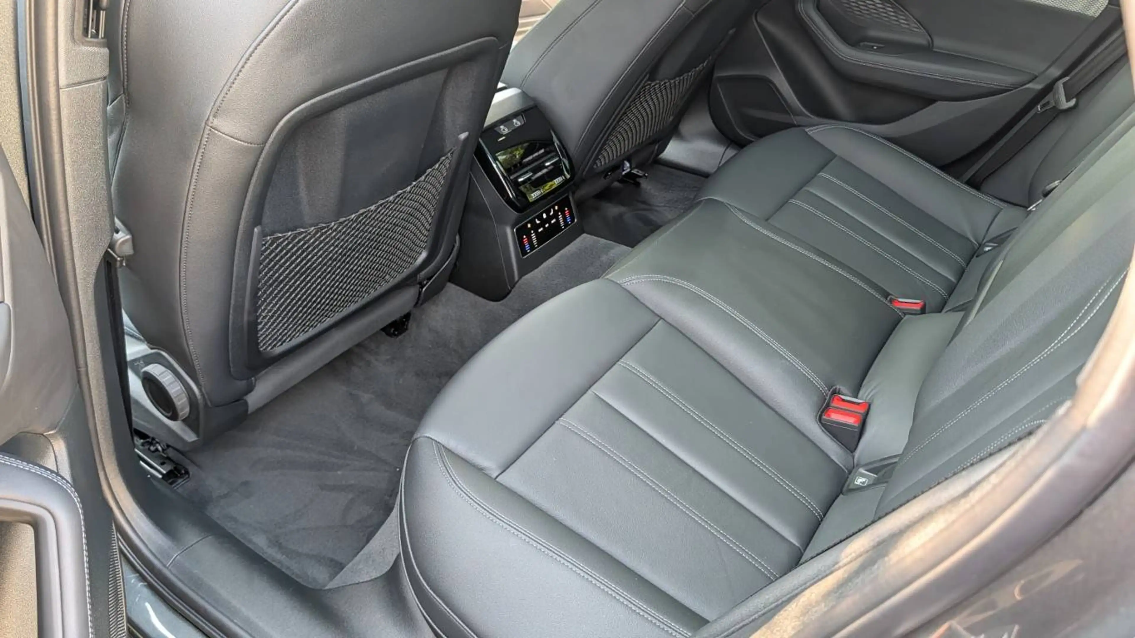 Audi A6 2.0 TDI S Line newMOD BLACK Pano Tech+ ACC Leder — photo 7