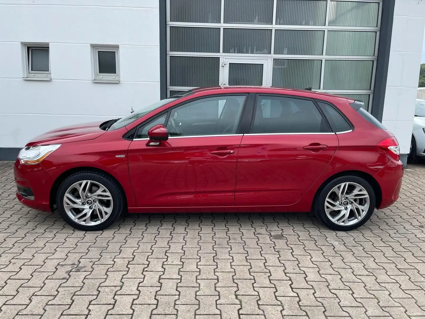 Citroen C4 Lim. 1.6 Exclusive/Automatik/S-Heft/Garantie Rouge - 2