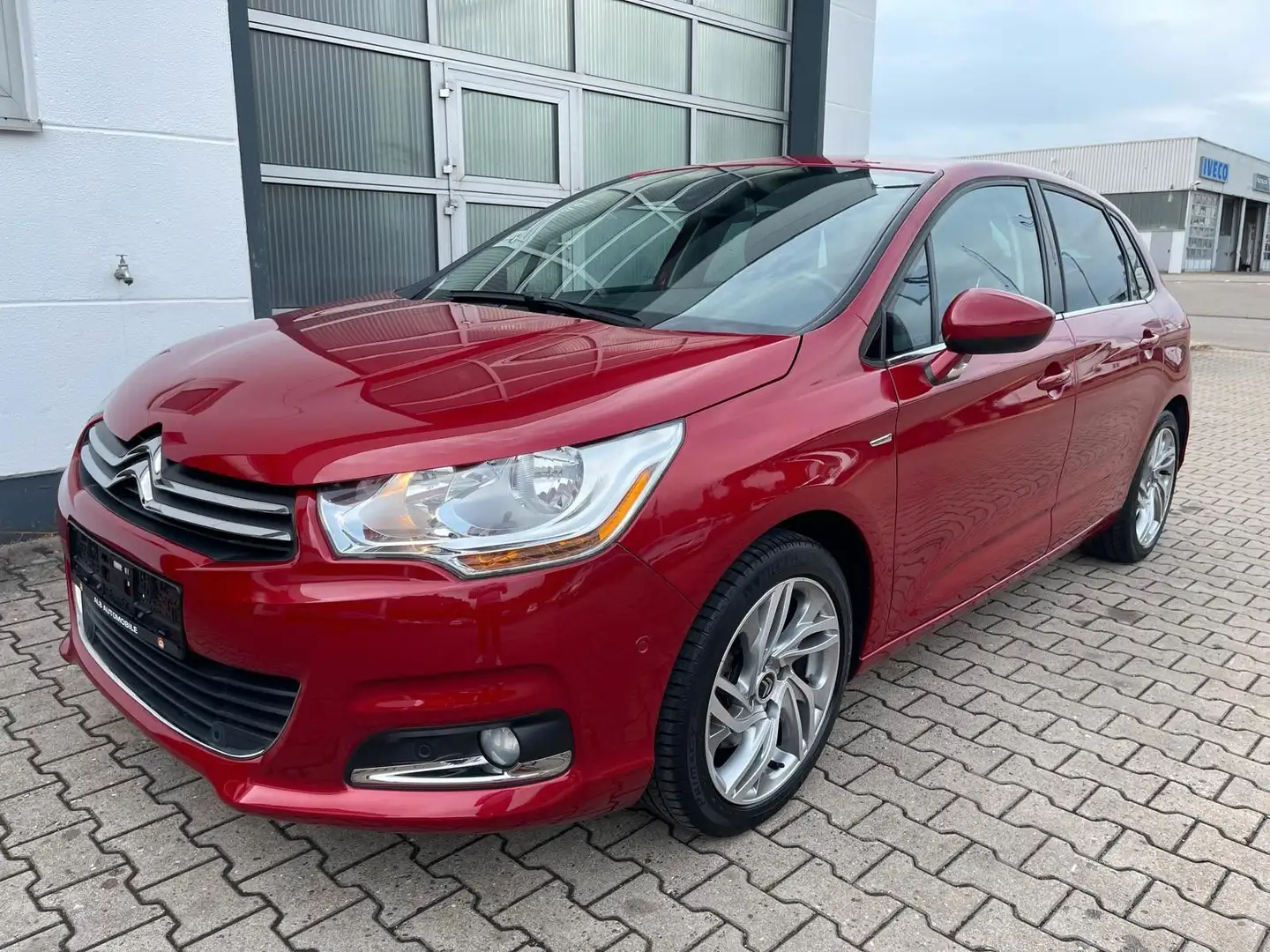 Citroen C4 Lim. 1.6 Exclusive/Automatik/S-Heft/Garantie Rouge - 1