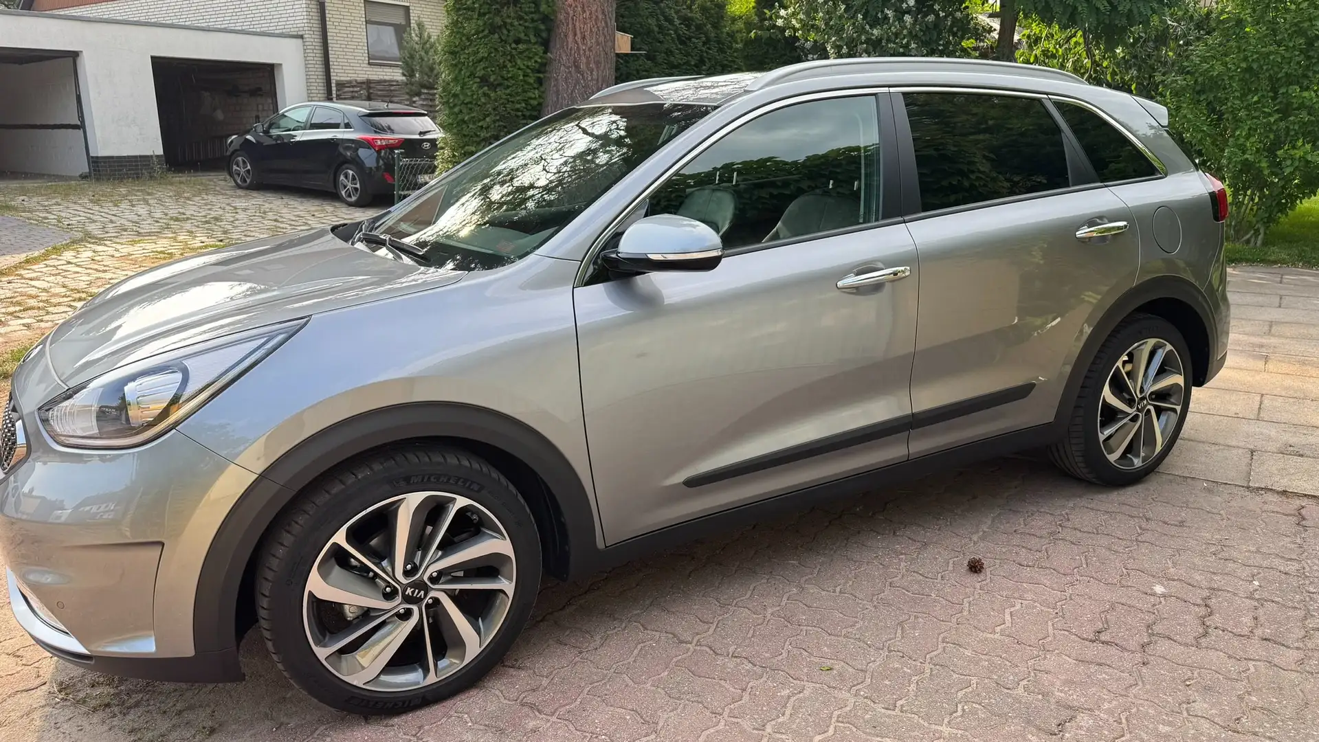 Kia Niro Niro 1.6 GDI HEV 2WD OPF Aut. Spirit Silver - 1