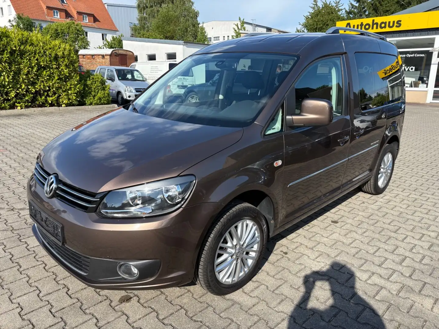 Volkswagen Caddy 1.6 TDI Kombi Comfortline // 7 Sitze Marrón - 1