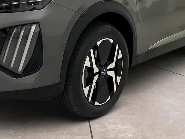 Peugeot 2008 view 15