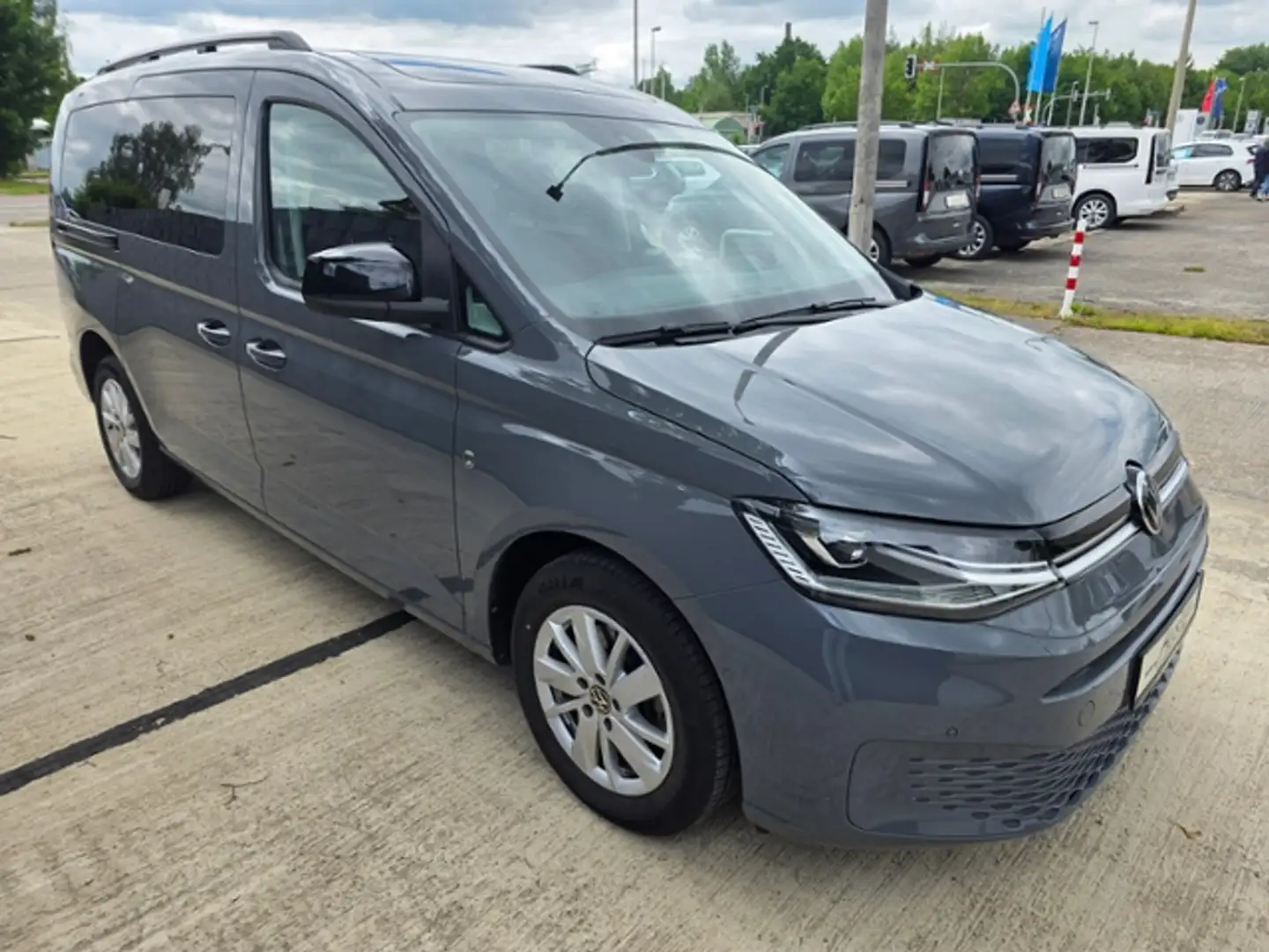 Volkswagen Caddy Life 2.0 TDI DSG*STHZ,LED,ACC* Серый - 2