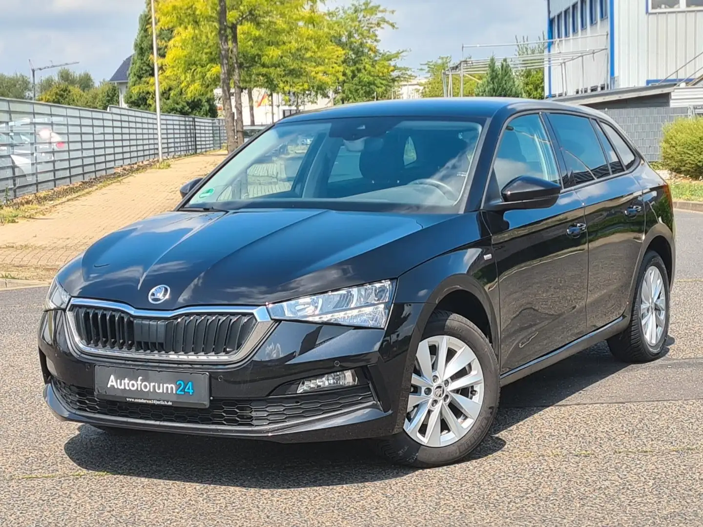 Skoda Scala Clever*Autom.*Navi*RFK*CarPlay*LHZ*SHZ*LED Schwarz - 1