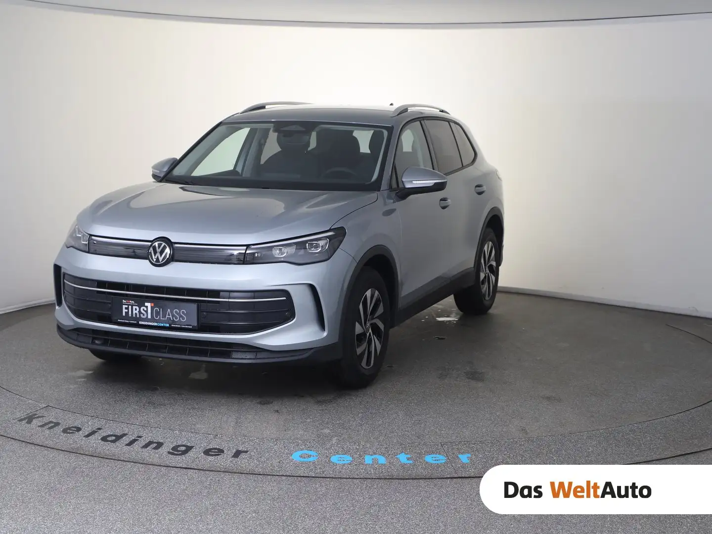 Volkswagen Tiguan Friends eTSI DSG Silber - 1