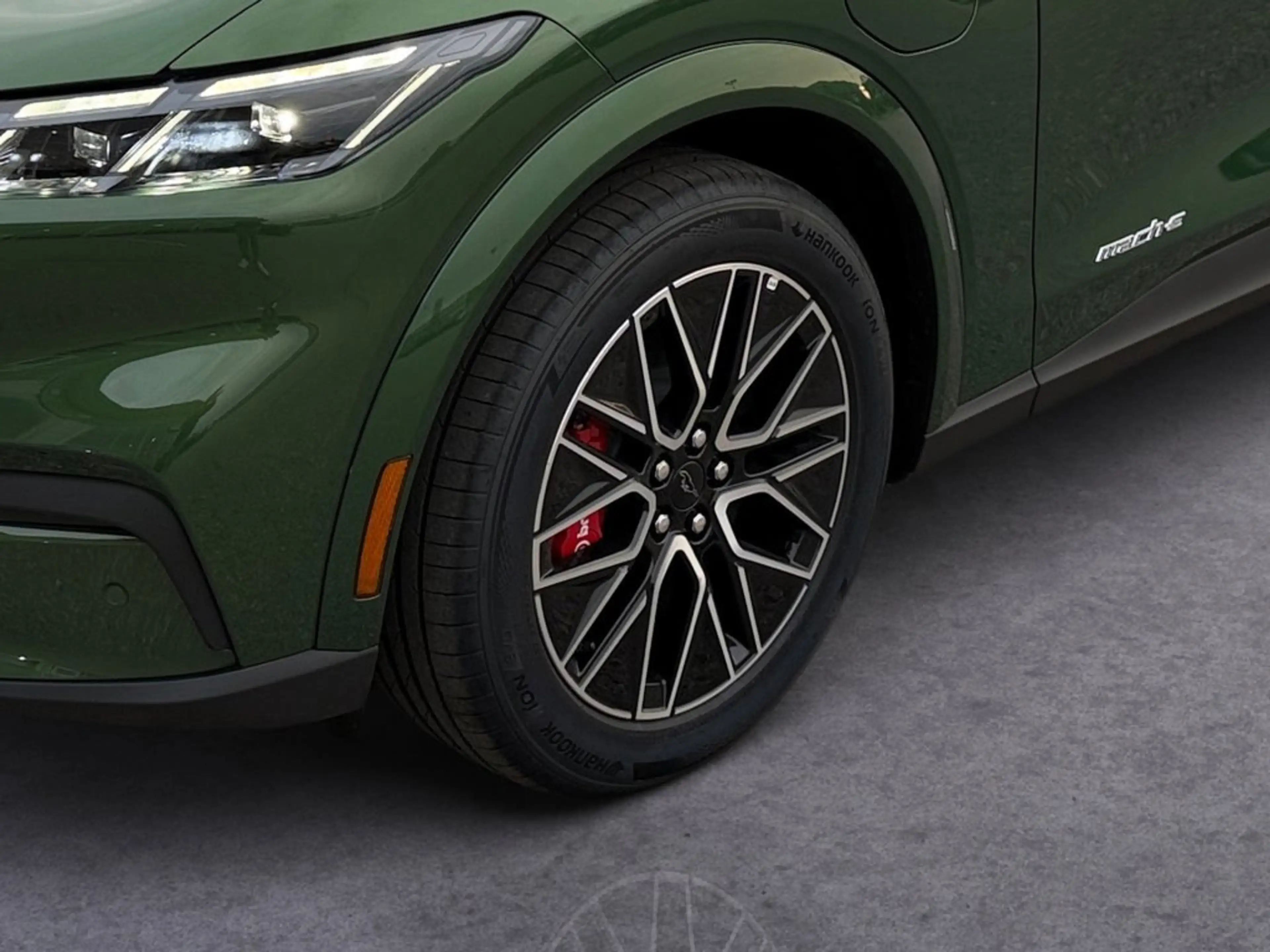 Ford Mustang Mach-E 88kWh Premium Extended Range RWD — photo 8