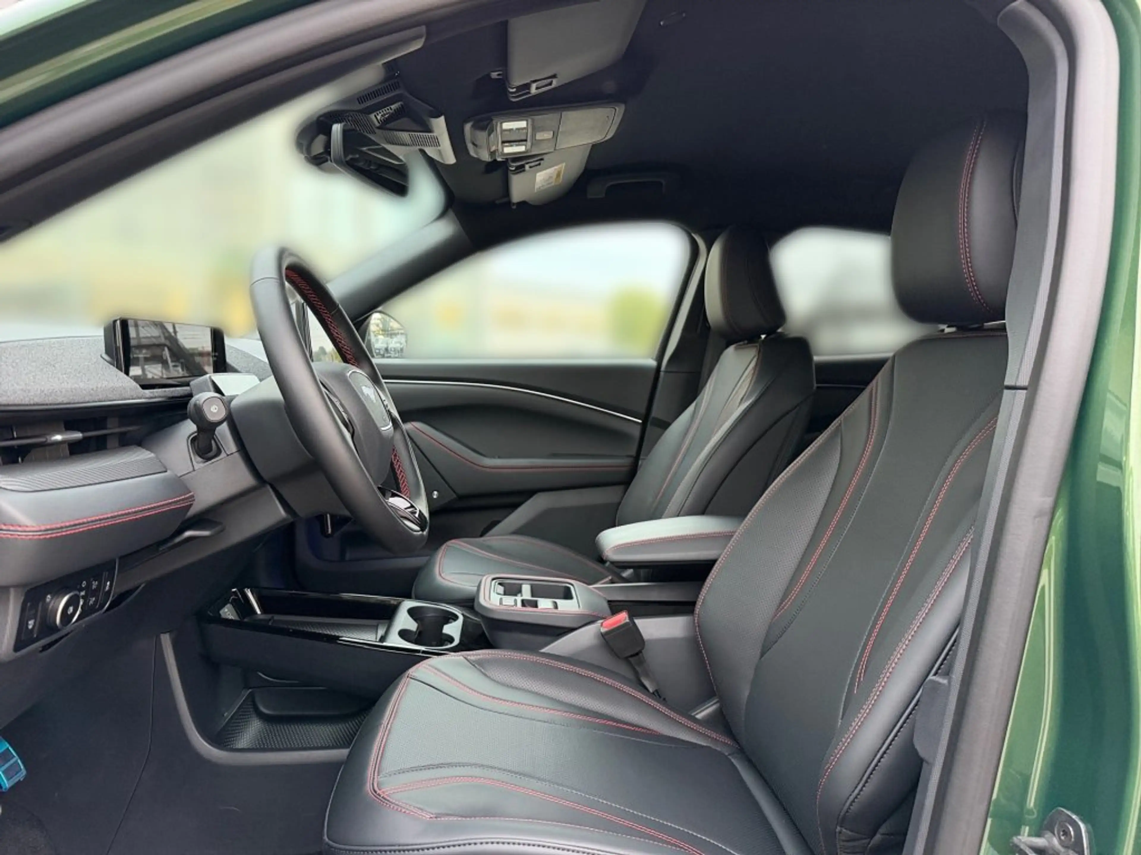 Ford Mustang Mach-E 88kWh Premium Extended Range RWD — photo 10
