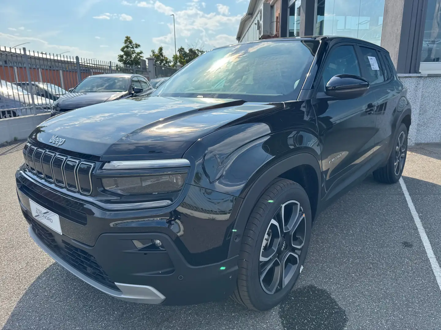 Jeep Avenger Avenger 1.2 turbo e-hybrid Summit 110cv edct KM0 Negro - 1