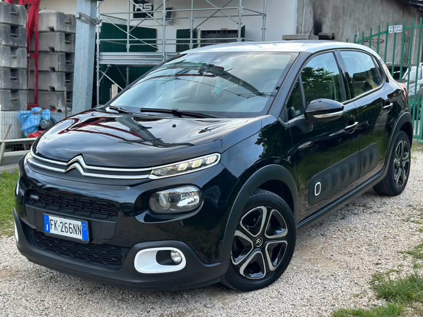 Citroen C3 PureTech 82 Shine Nero - 1