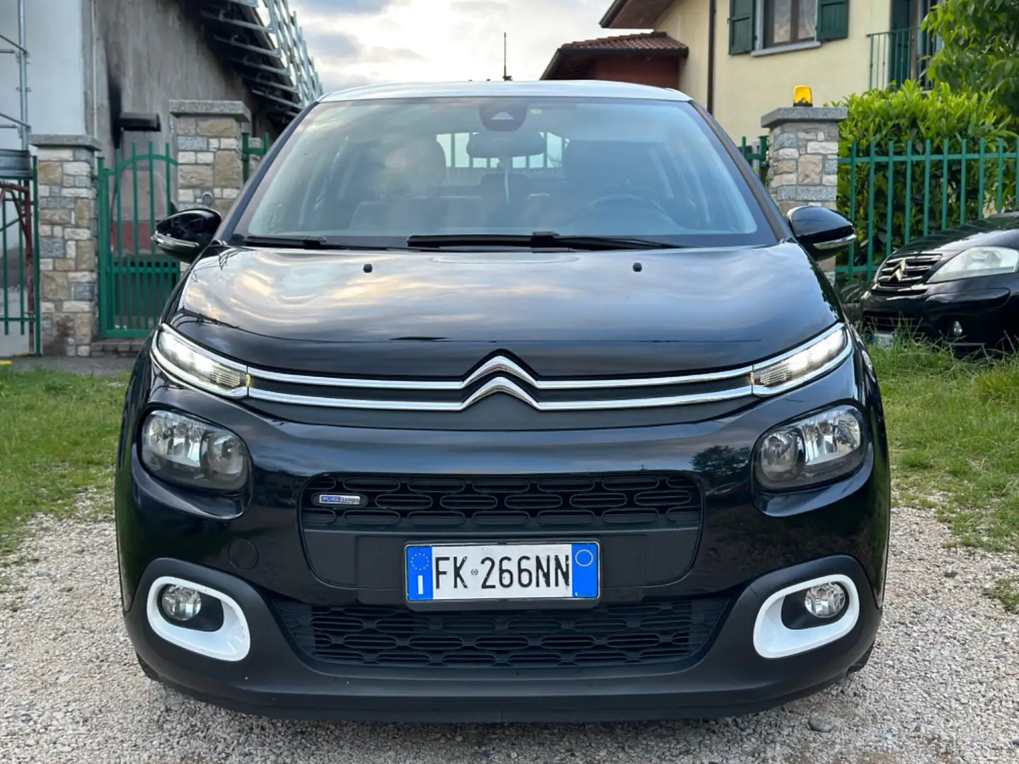 Citroen C3 PureTech 82 Shine Nero - 2
