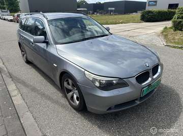 5-serie Touring 523i loopt op 5 cilinders