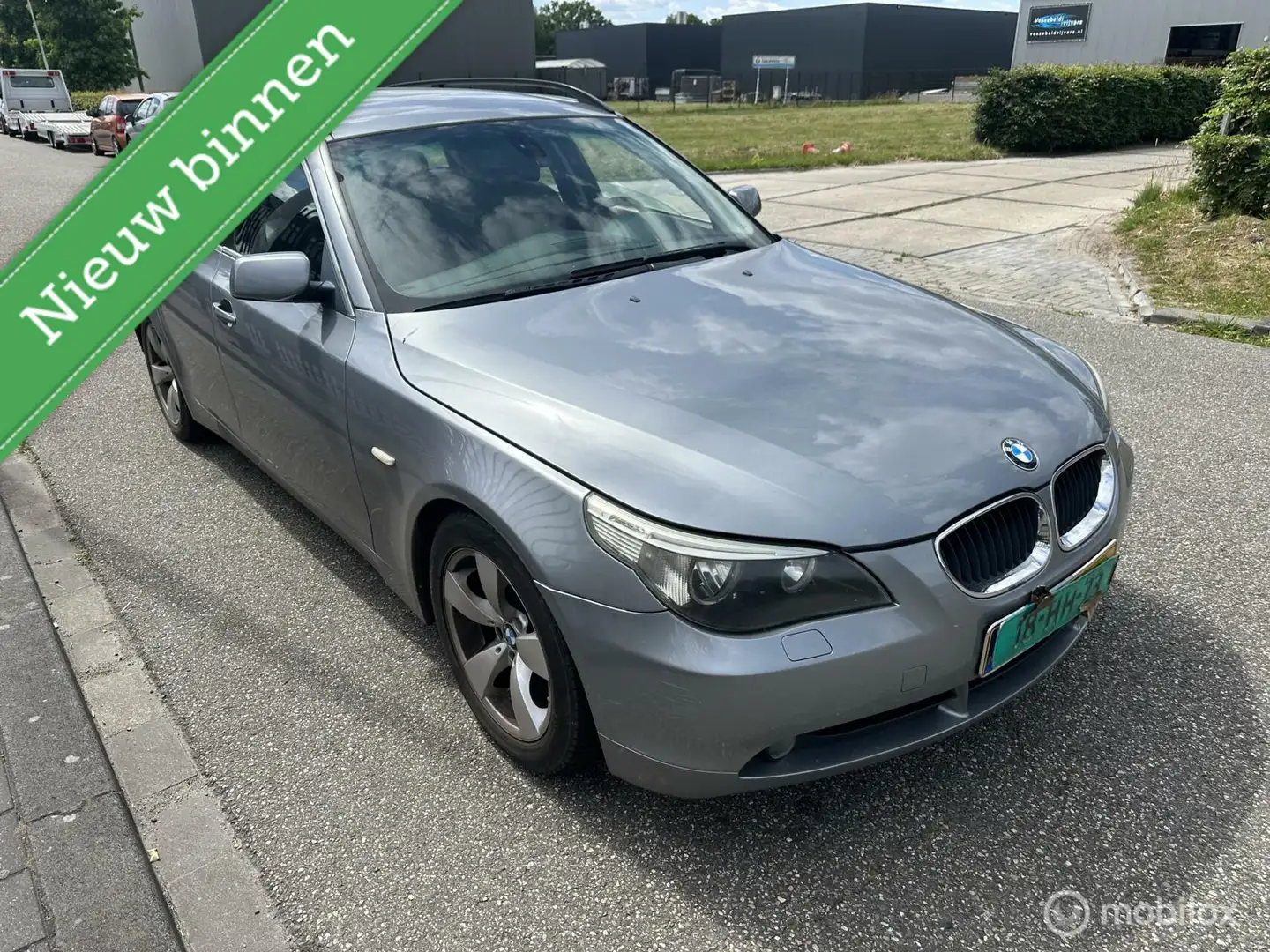 BMW 523 5-serie Touring 523i loopt op 5 cilinders Grijs - 1