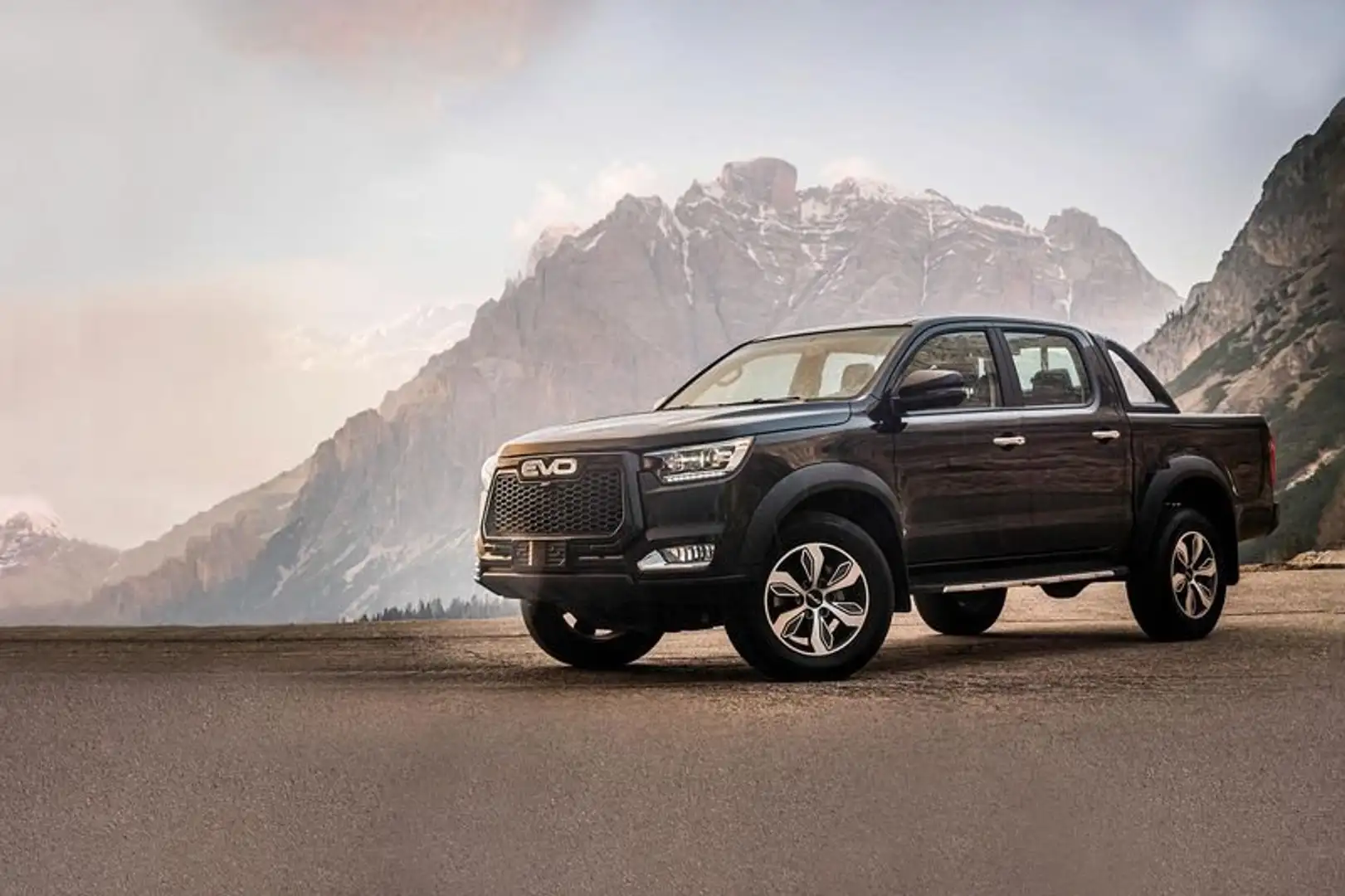 EVO Cross4 2.0 Turbo Diesel Doppia Cabina Černá - 2