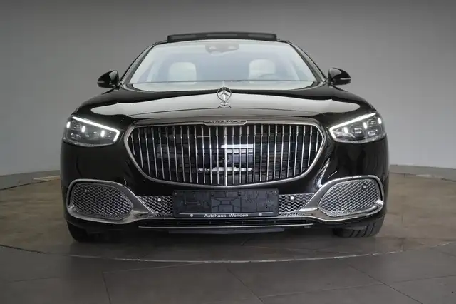 Mercedes-Benz S-Class view 2