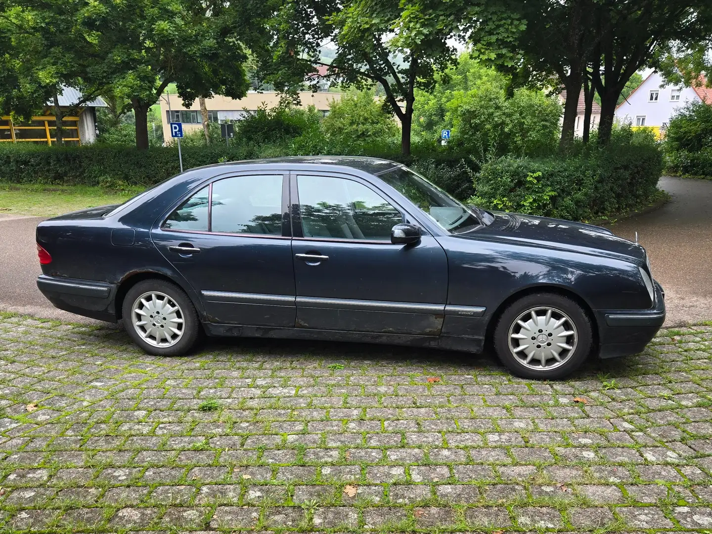 Mercedes-Benz E 320 CDI Elegance Automatik Tüv 9 /25 Синій - 1