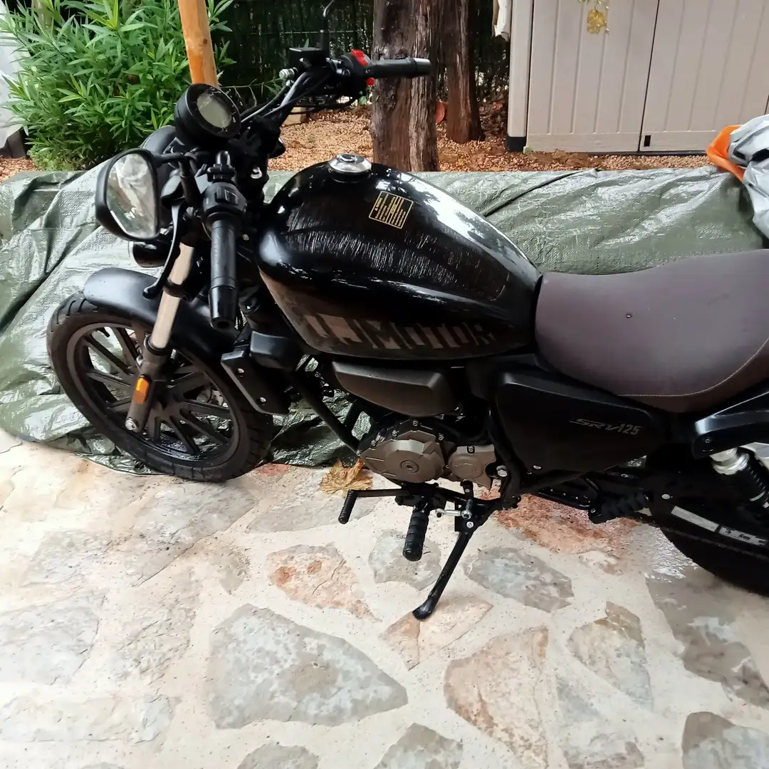 QJ Motor srv125 Negro - 1