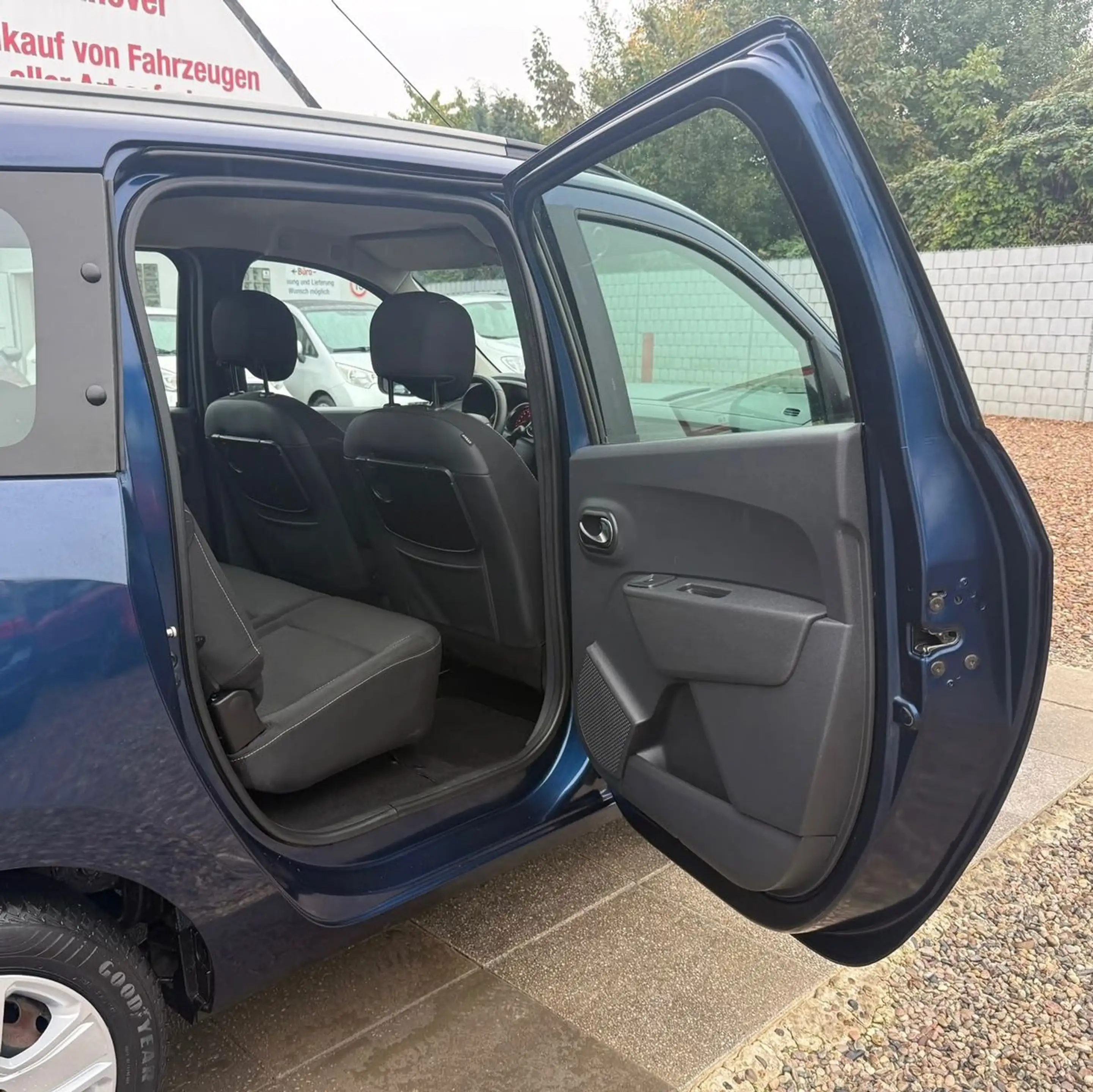 Dacia Lodgy 1,6 Laureate 7 Sitzplätze HU Neu — photo 10