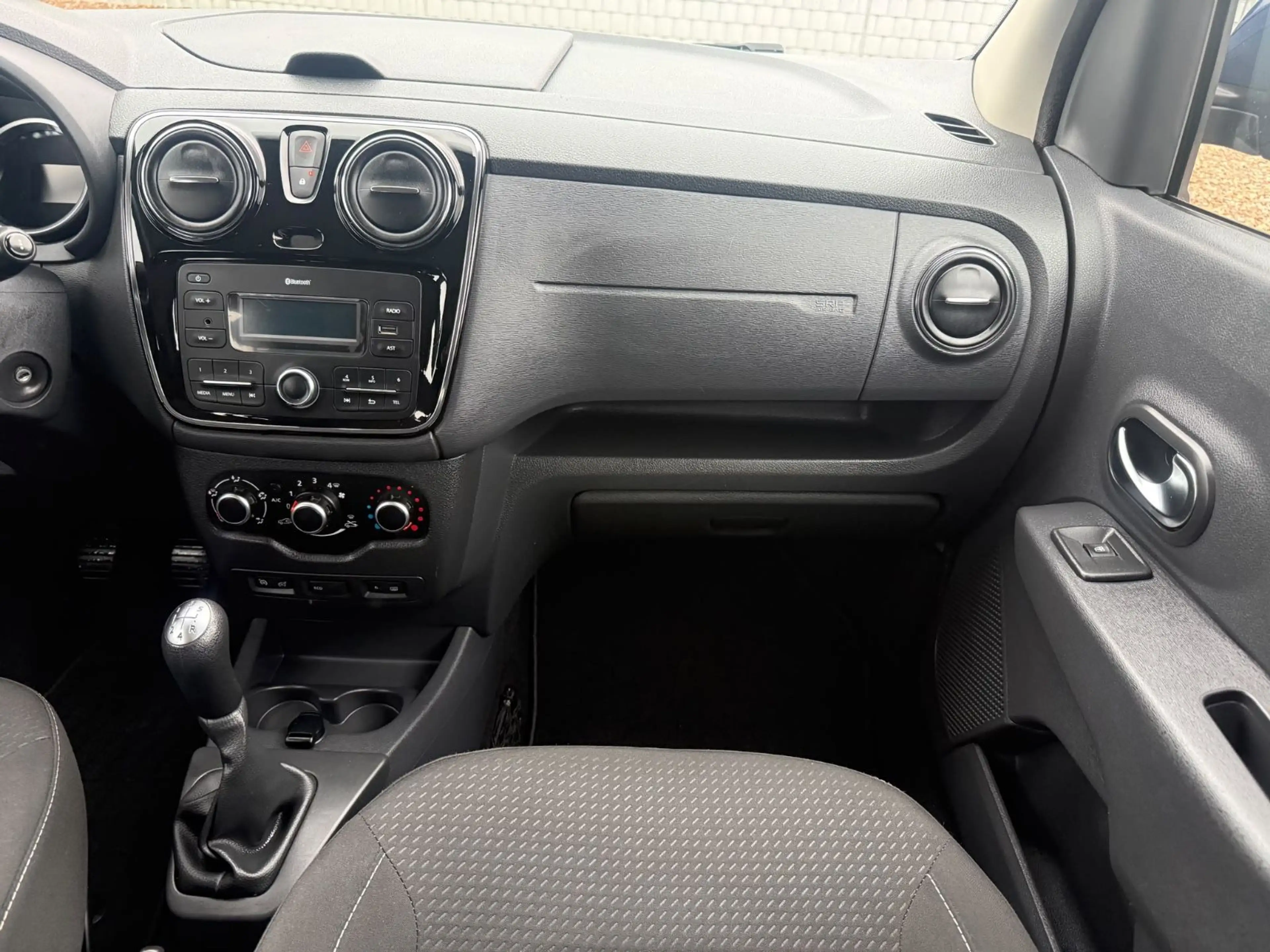 Dacia Lodgy 1,6 Laureate 7 Sitzplätze HU Neu — photo 14