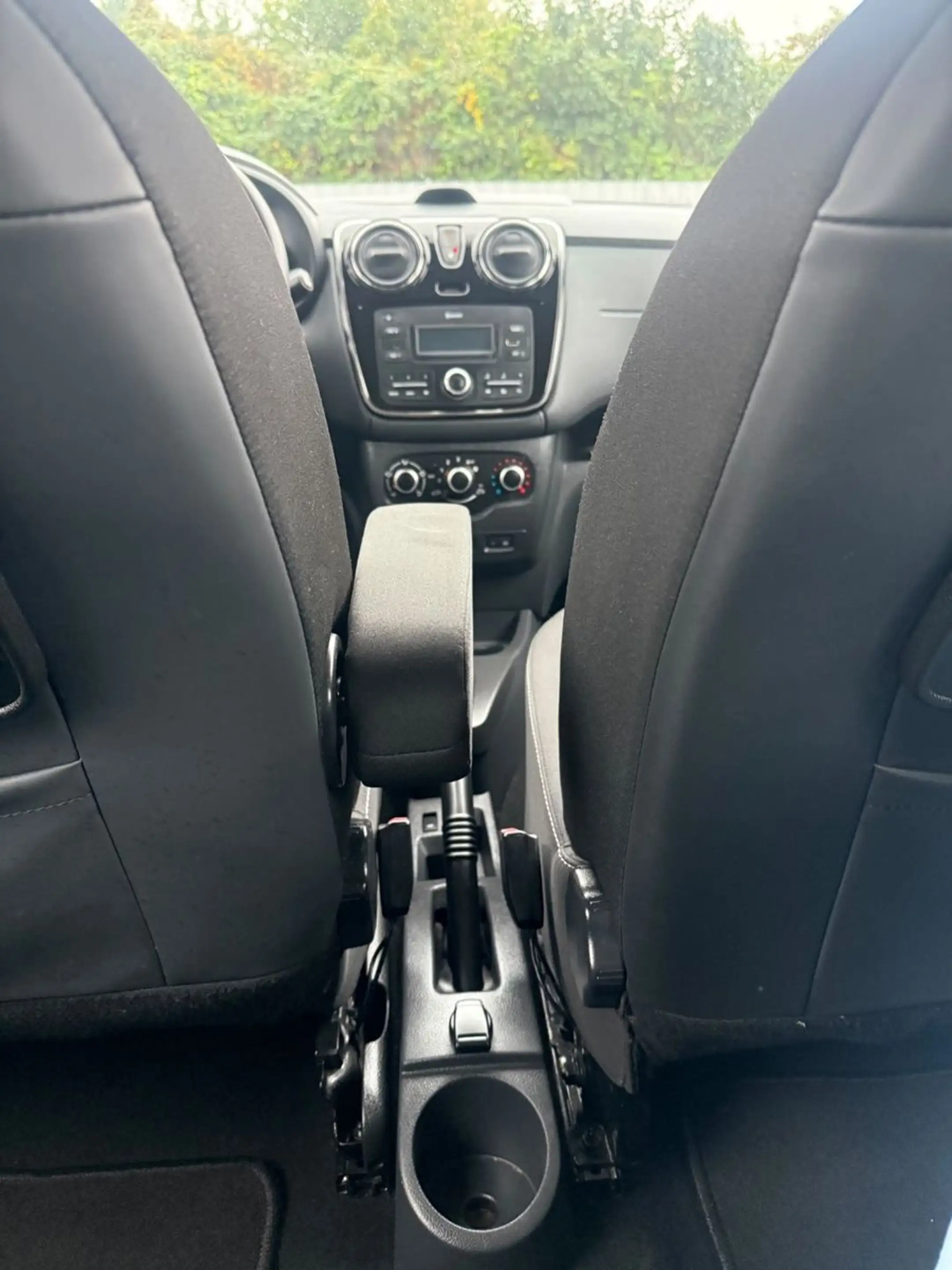 Dacia Lodgy 1,6 Laureate 7 Sitzplätze HU Neu — photo 13