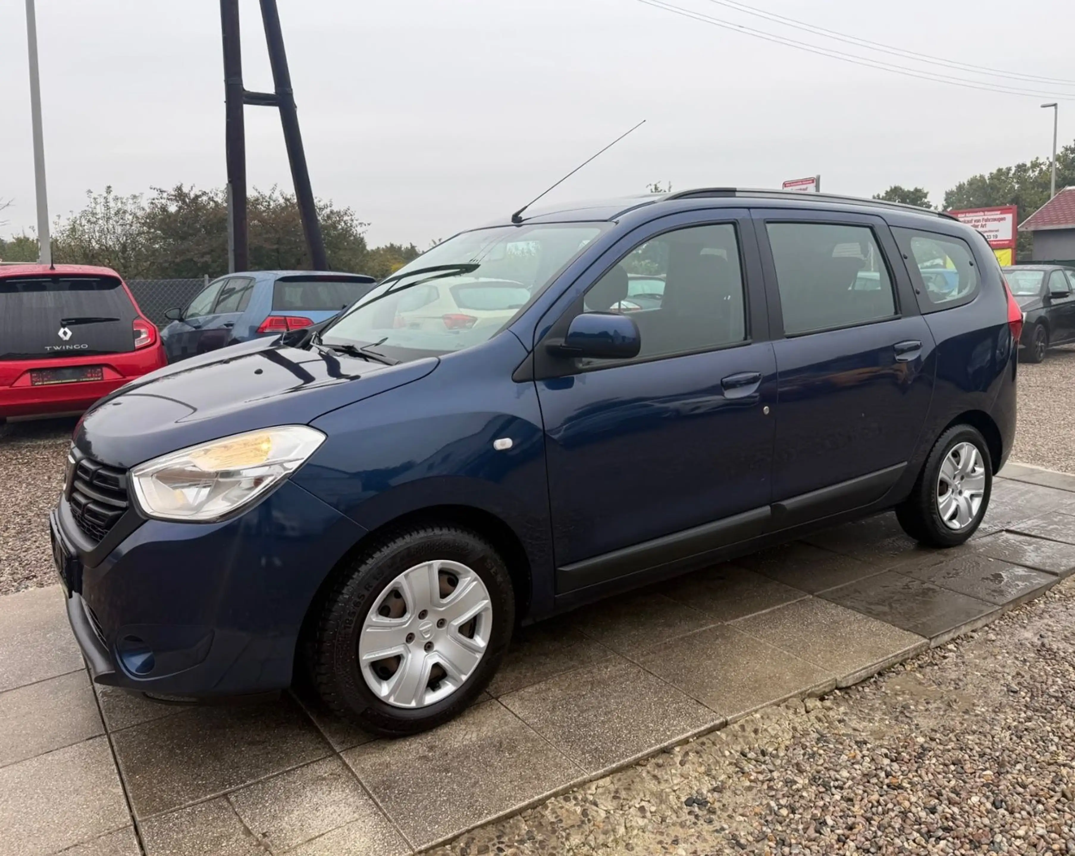 Dacia Lodgy 1,6 Laureate 7 Sitzplätze HU Neu — photo 3