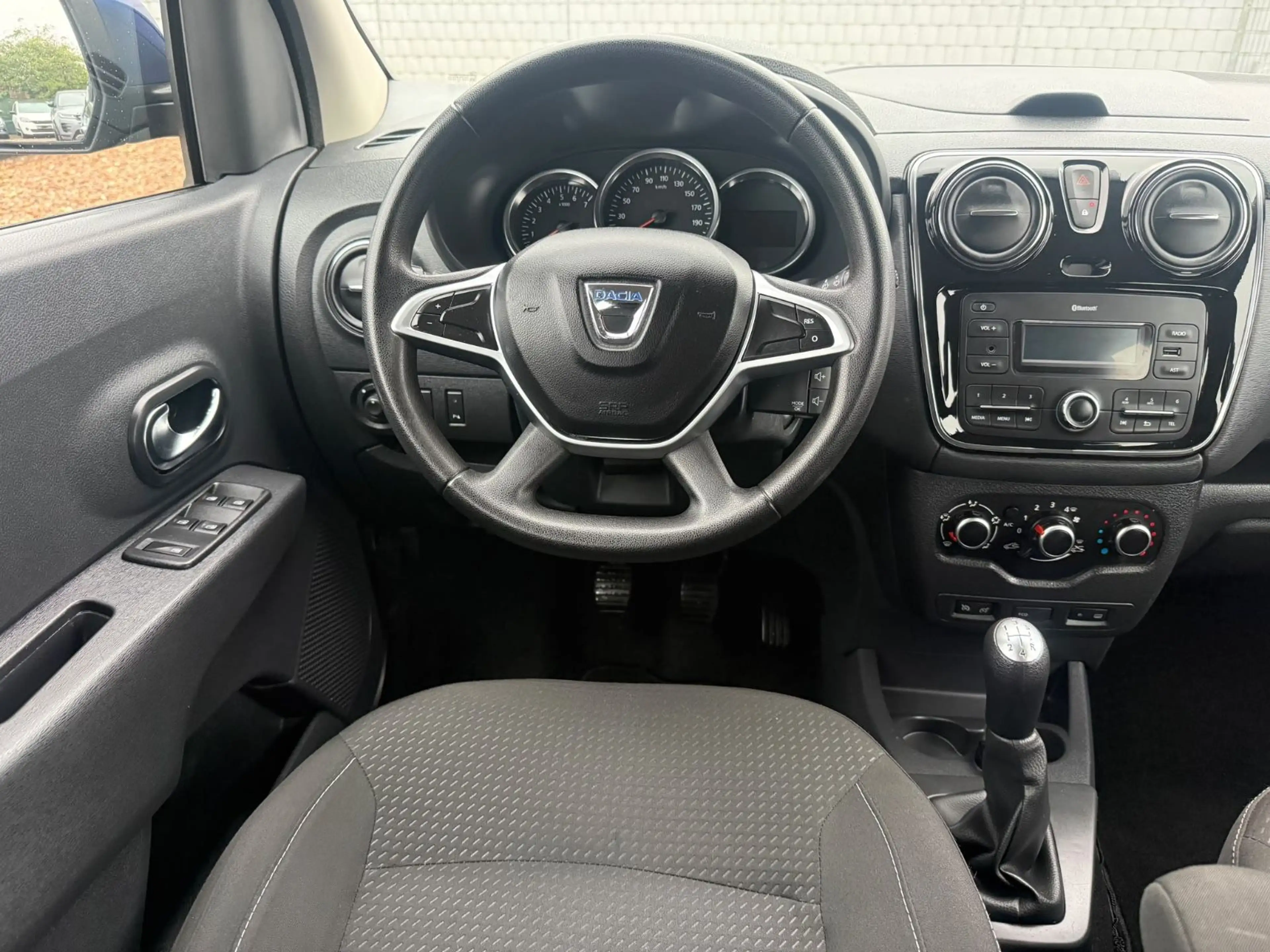 Dacia Lodgy 1,6 Laureate 7 Sitzplätze HU Neu — photo 12