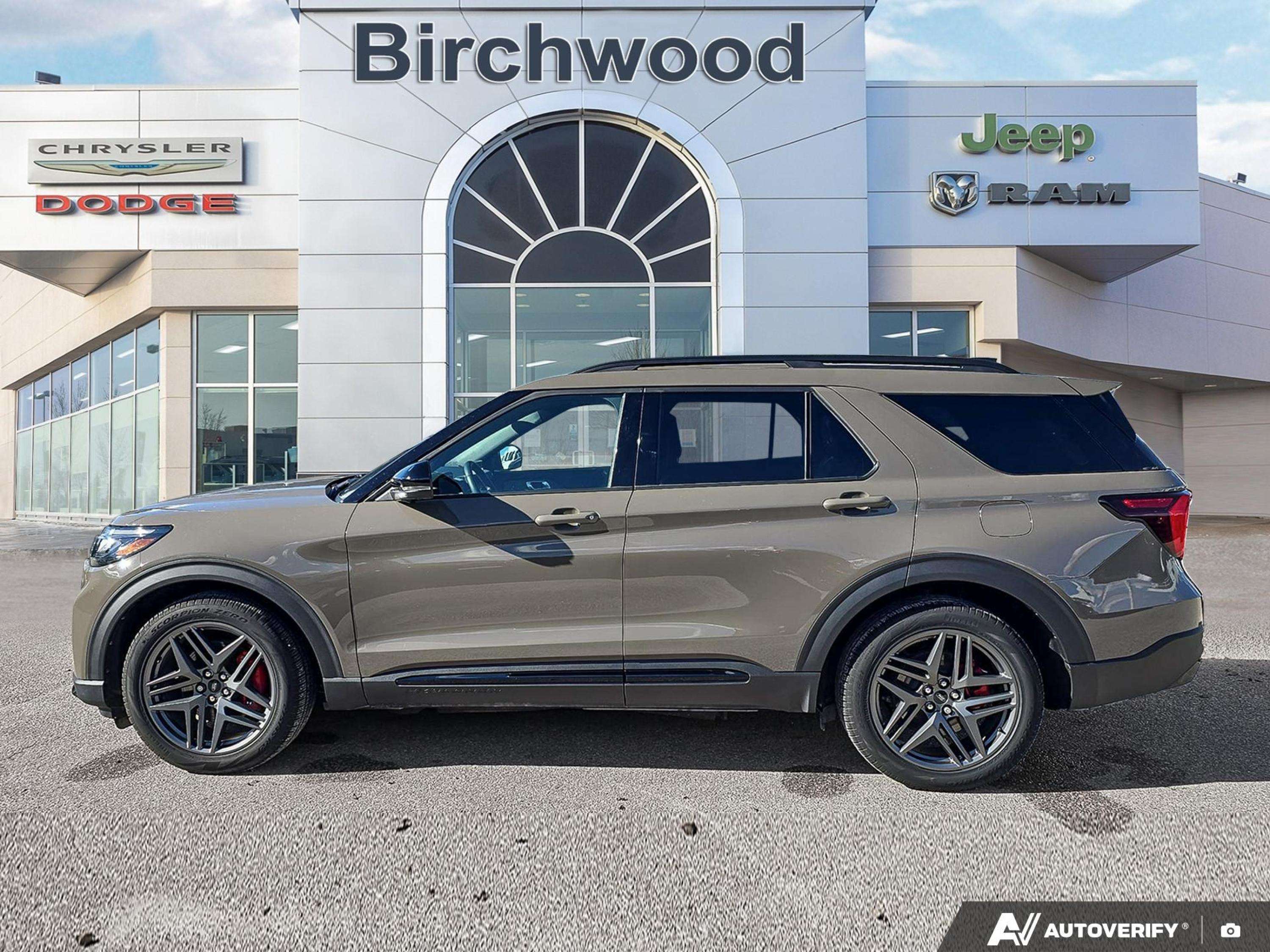 2026 Ford Explorer ST | 3.0L Ecoboost | One Owner | Local | — снимка 4