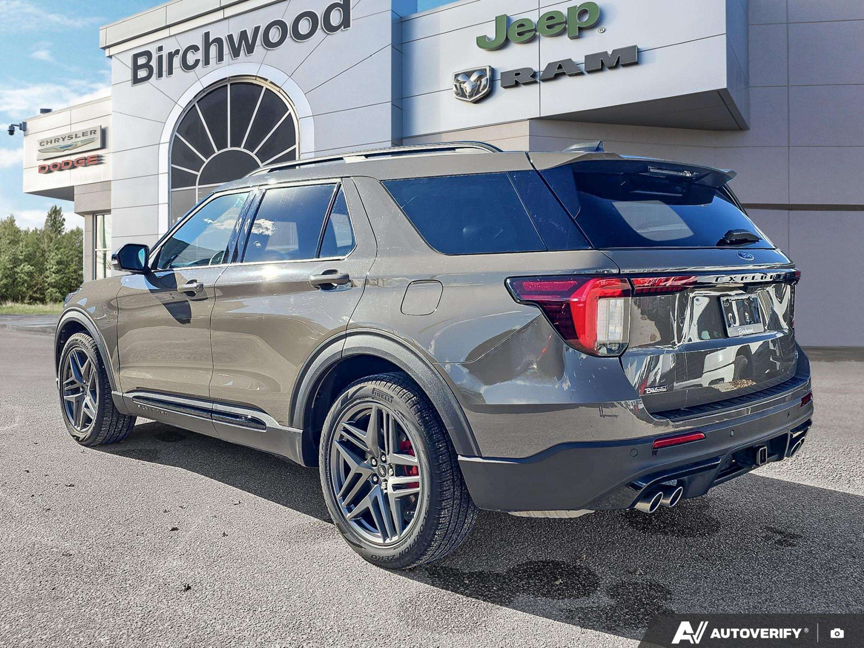 2026 Ford Explorer ST | 3.0L Ecoboost | One Owner | Local | — снимка 5