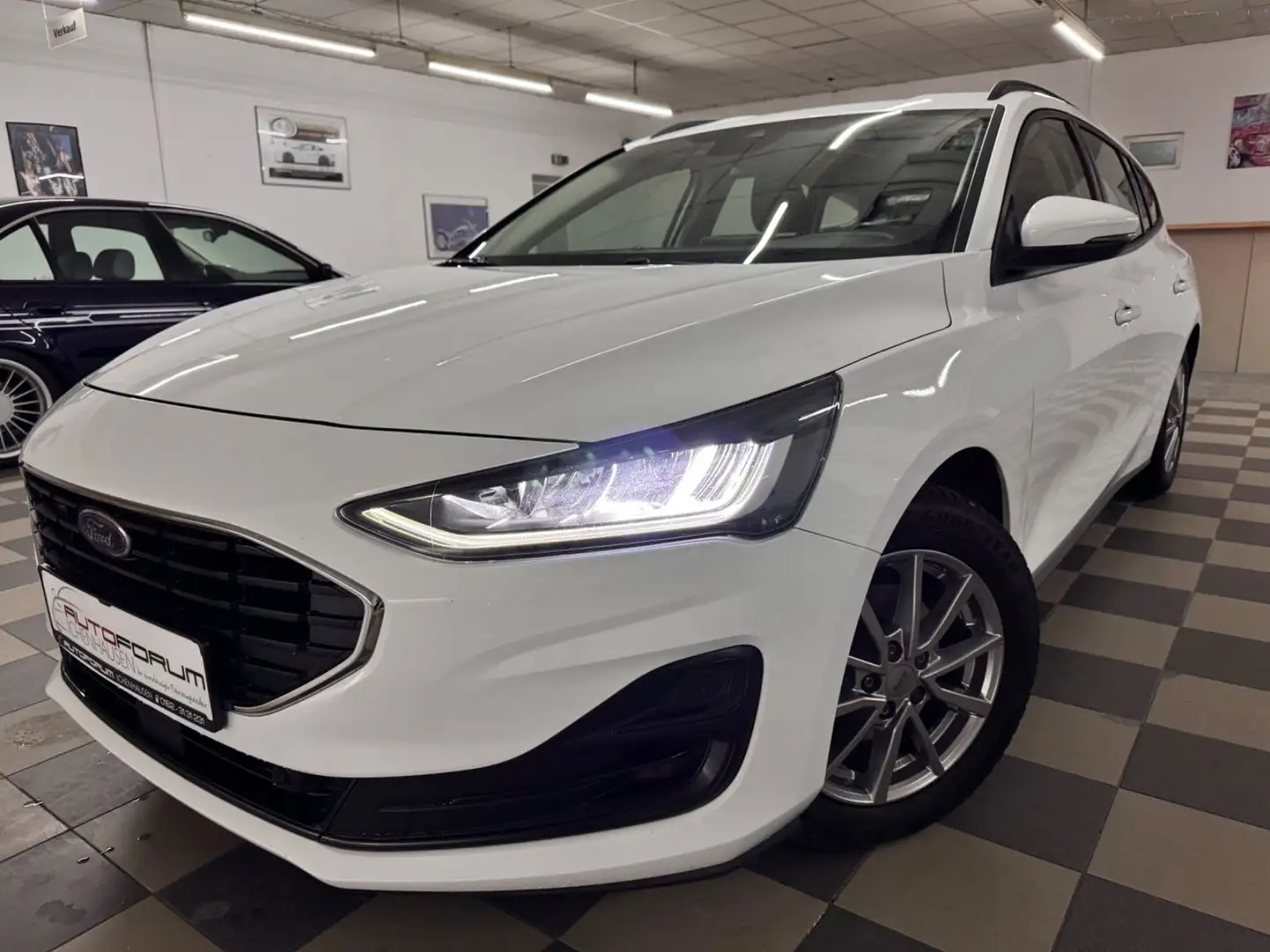 Ford Focus Turnier 1,5 Tdci Aut. Blanc - 1