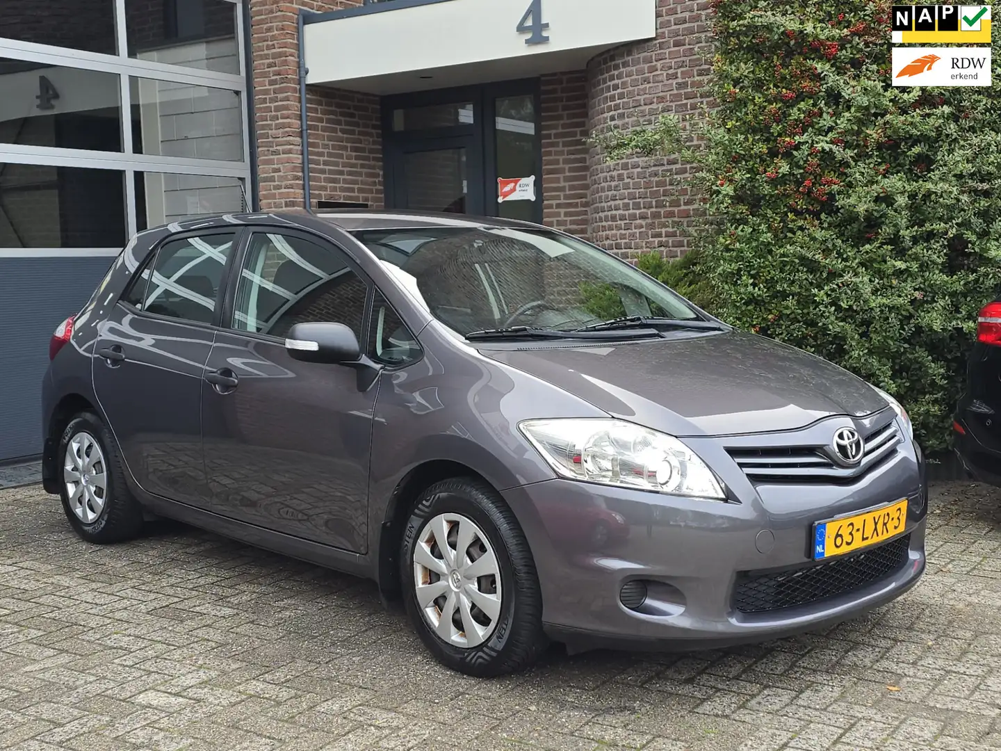 Toyota Auris 1.3 Comfort Apk |Nap |5DR |Carplay |Trekhaak Grau - 1