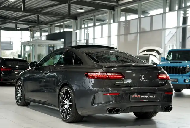 Mercedes-Benz E-Class view 10
