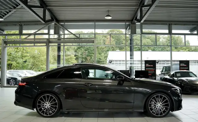 Mercedes-Benz E-Class view 7