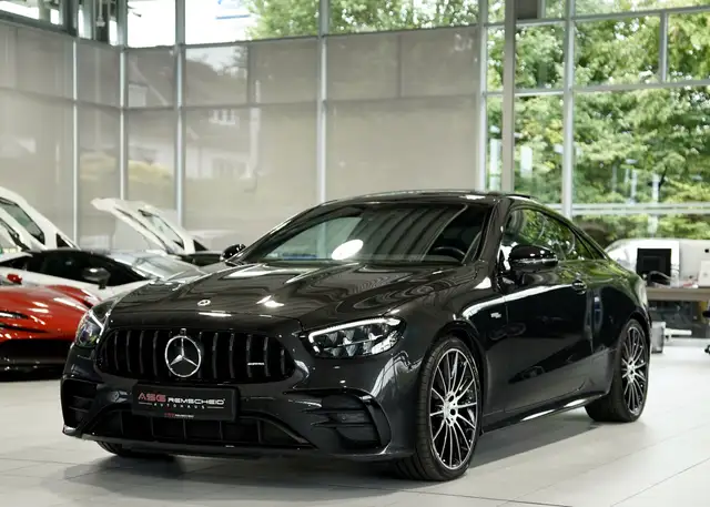 Mercedes-Benz E-Class view 5