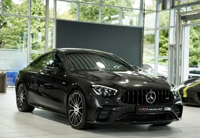 Mercedes-Benz E-Class view 6