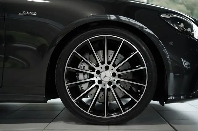 Mercedes-Benz E-Class view 13