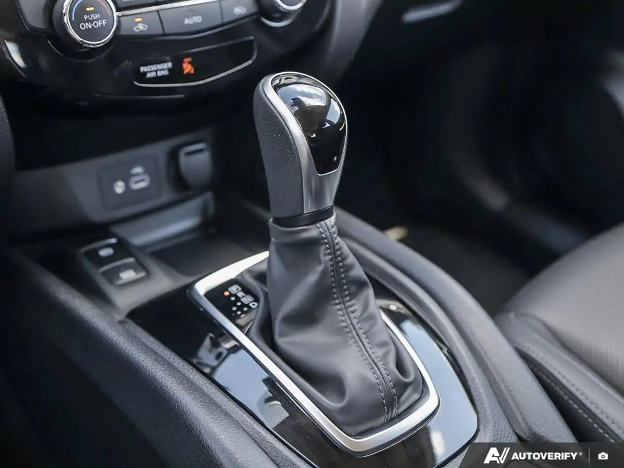 Nissan Qashqai снимка Nissan Qashqai