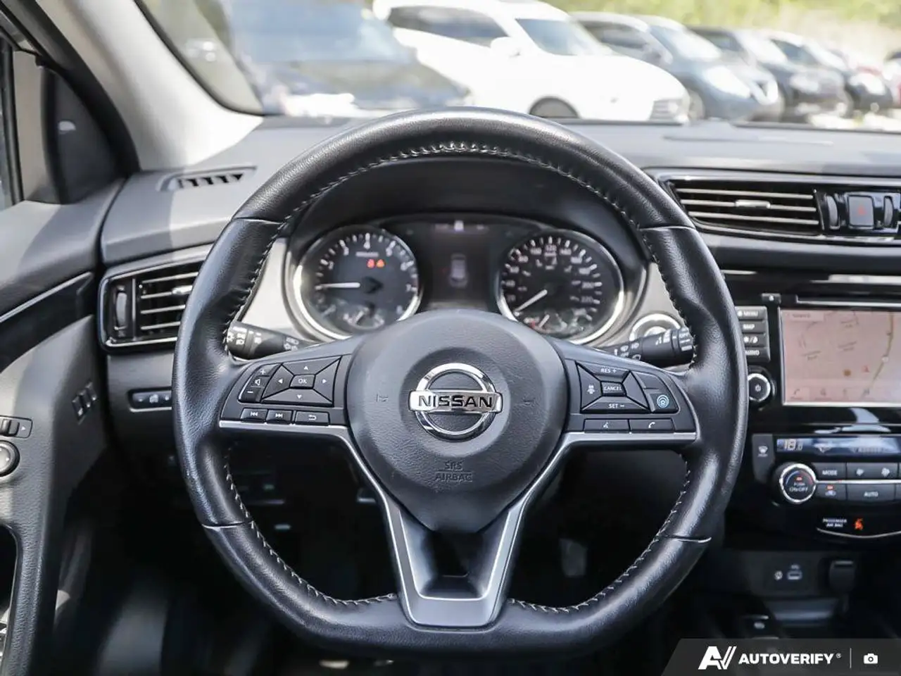 Nissan Qashqai снимка Nissan Qashqai