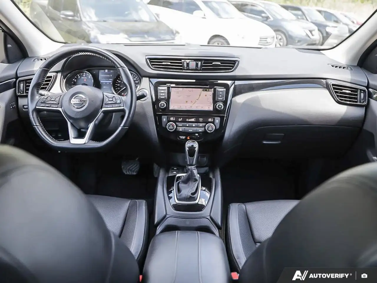 Nissan Qashqai снимка Nissan Qashqai