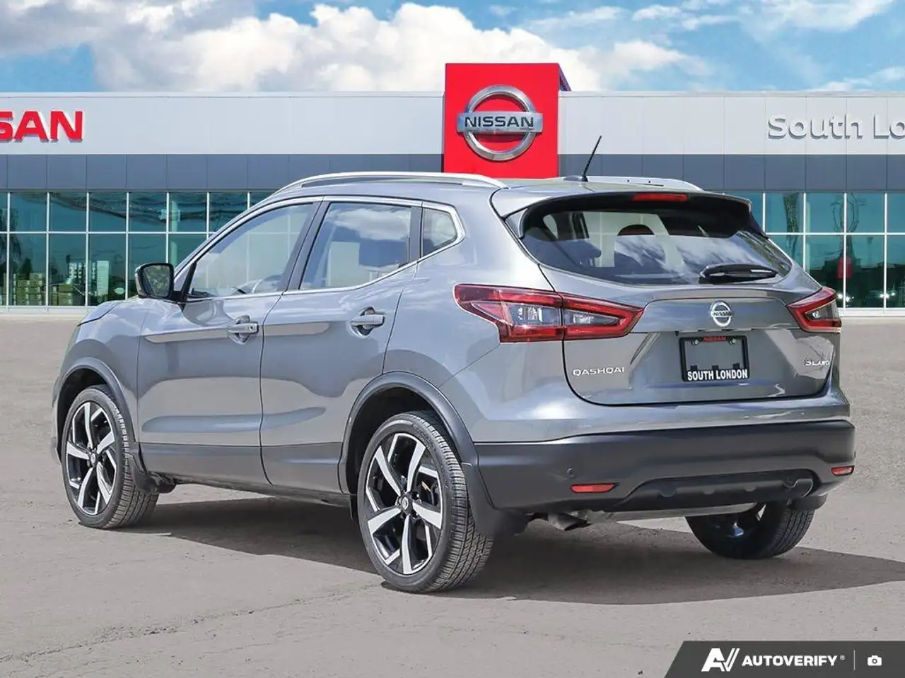 Nissan Qashqai снимка Nissan Qashqai